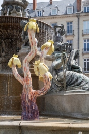 Grande fleur de mer, h.230 cm, PACIFIC, La Fontaine Place Royale, Le Voyage à Nantes 2023 ©Martin Argyroglo